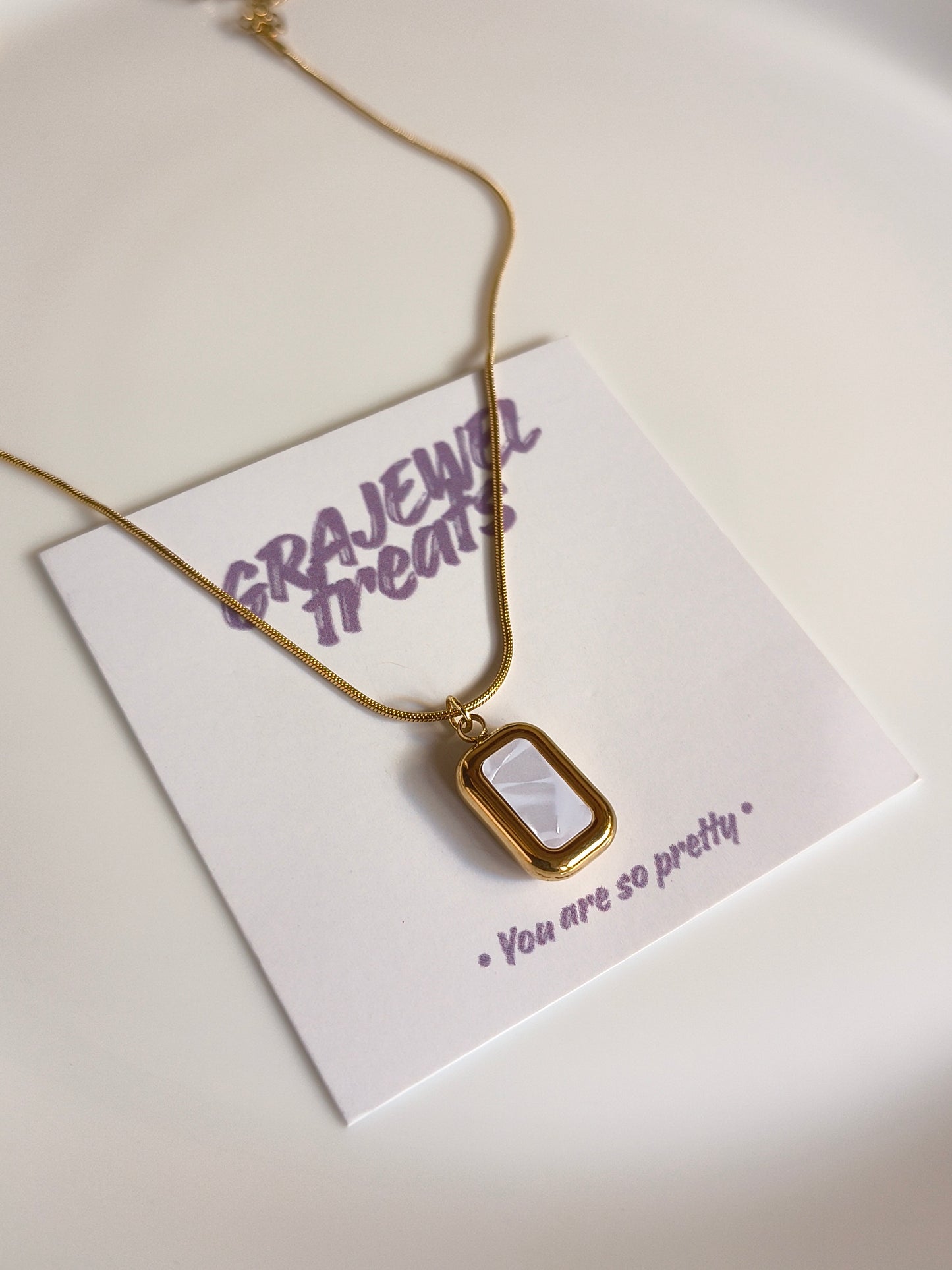 Basic White Chain