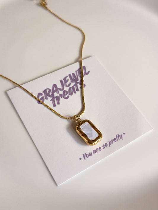 Basic White Chain